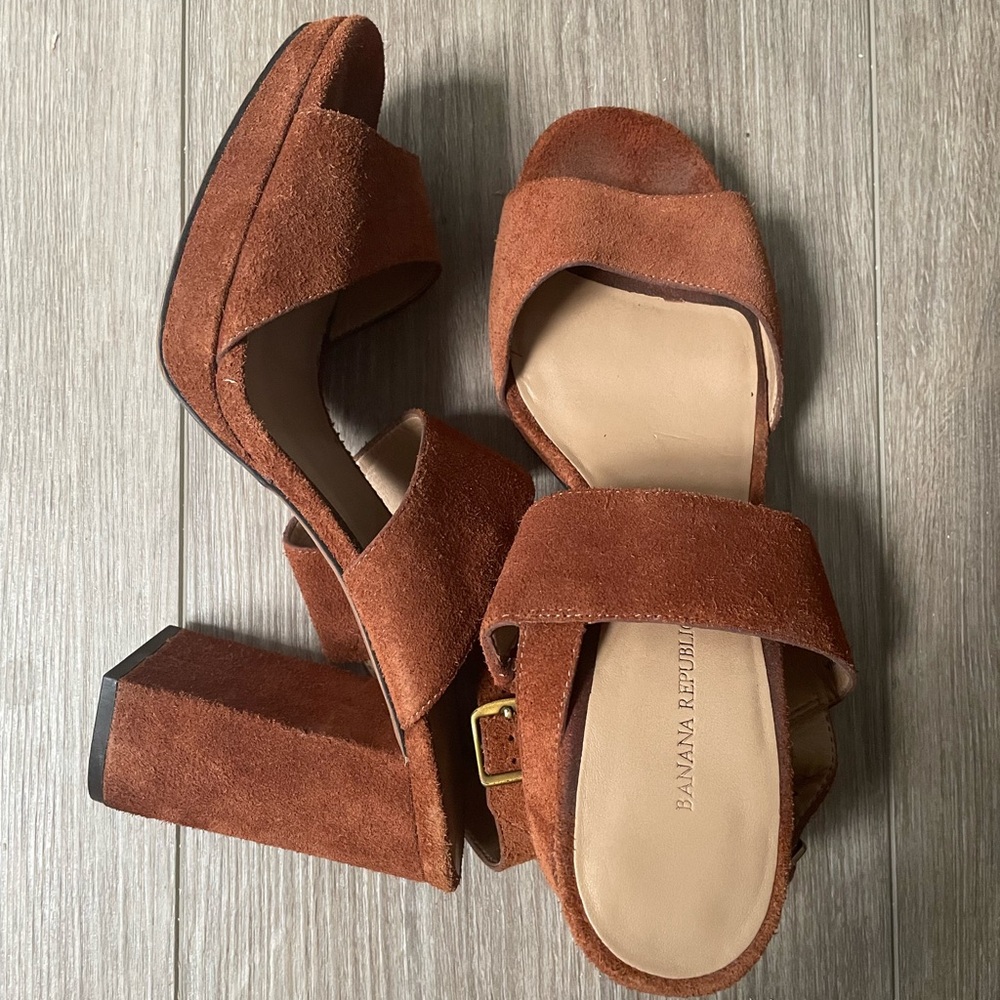 Banana Republic Brown Suede Block Heel Sandals - Picture 3 of 8